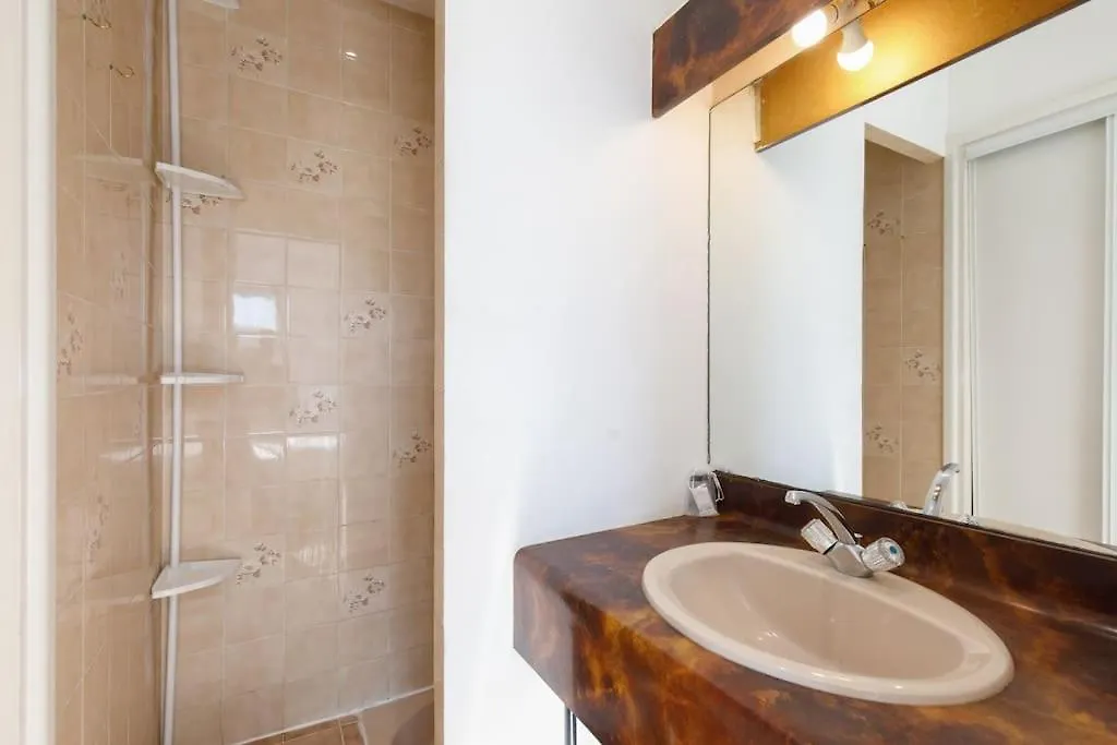 Le France -Rare, 6 Couchages, Clim, Wifi, 2 Sdb, 2Wc, Parking Apartment Antibes 0*,  France